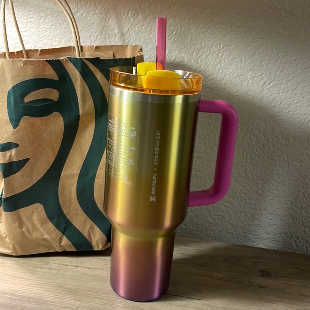 Stanley + Starbucks NWT 40 oz sunset gradient, orange/pink limited edition